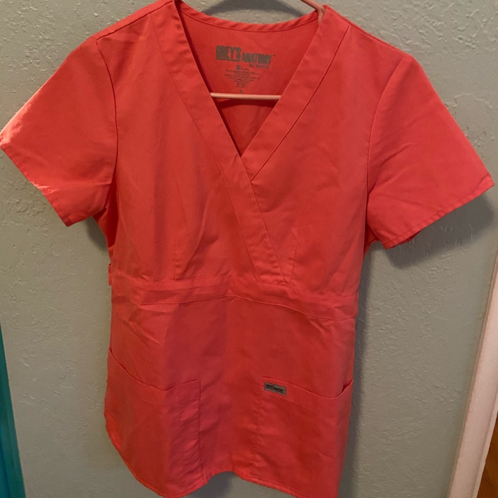 Pick Scrub top